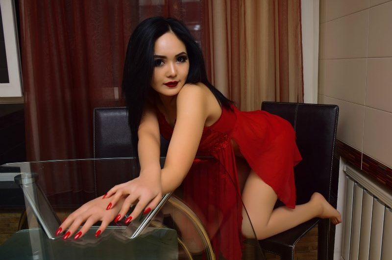 Hypnotic Asian Mistress turns beta boys into girls via sissification