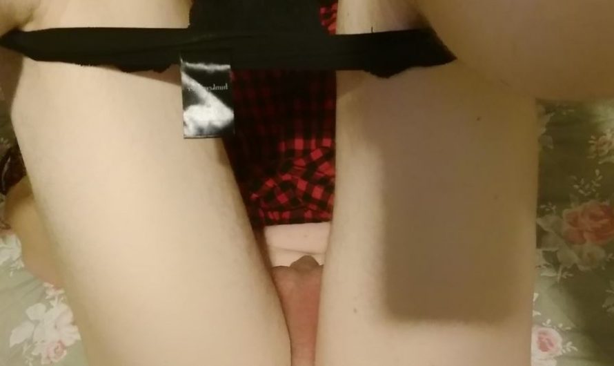 Small clitty sissy ready to receive cock