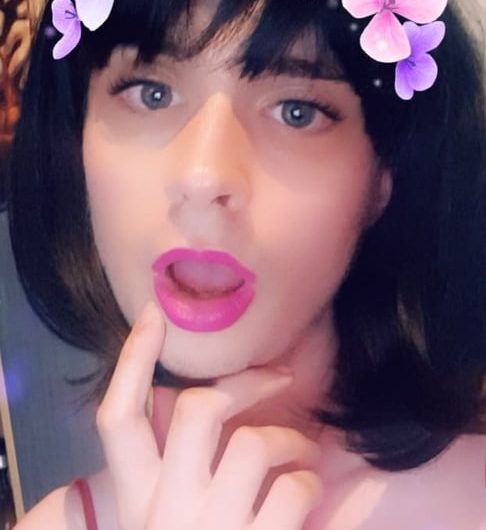 Sissy Tina is ready to suck