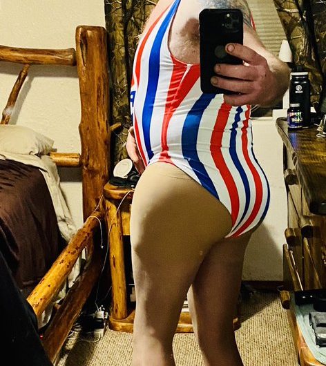 Ms Shauna is a sissy and wants the universe to know!