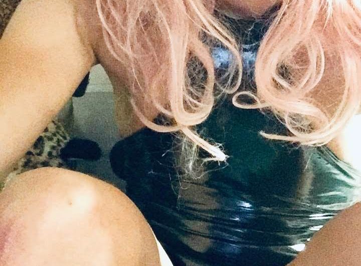 Time to make this sissy slave famous for life