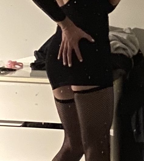 Sissy in the UK looking for daddies and exposure