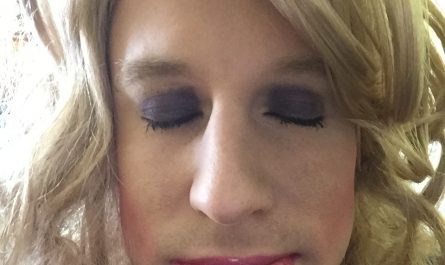 Feminine sissy loves to look pretty with makeup