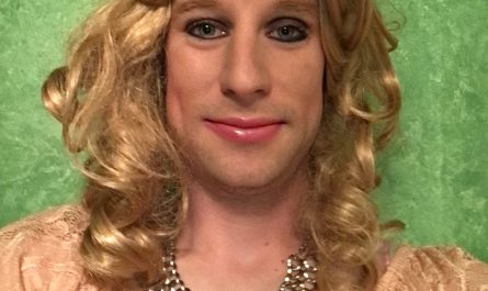 Feminine Sissy Does the Pretty In Pink Assignment