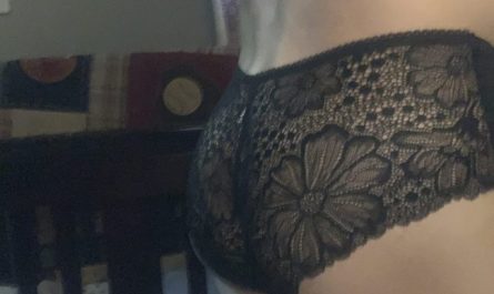 Sissy over here showing off my booty