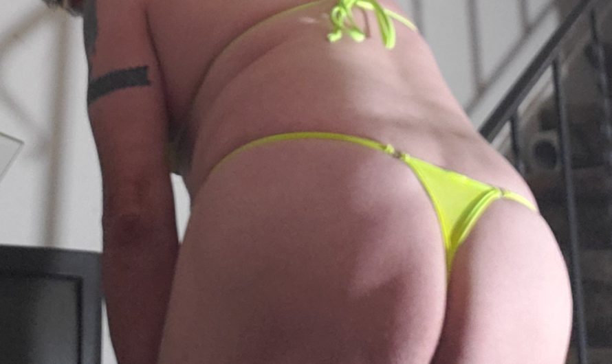Feeling sexy in my sissy thong bikini