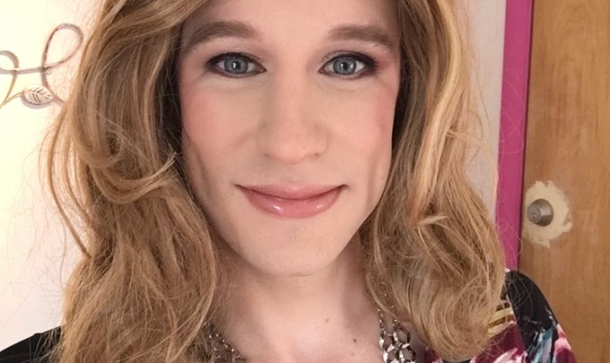 Feminine sissy gets her makeup done professionally